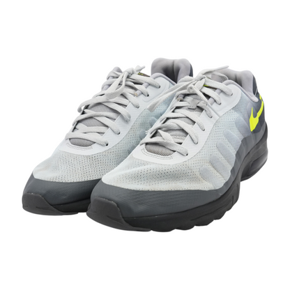 Air Max Invigor Low-Top Athletic Shoes