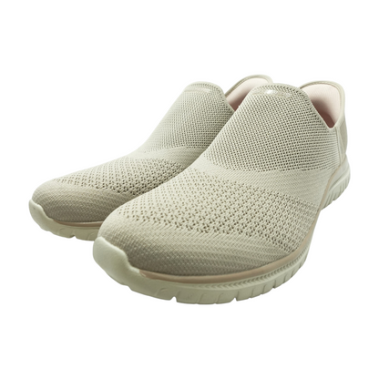 Low-Top Athletic Shoes