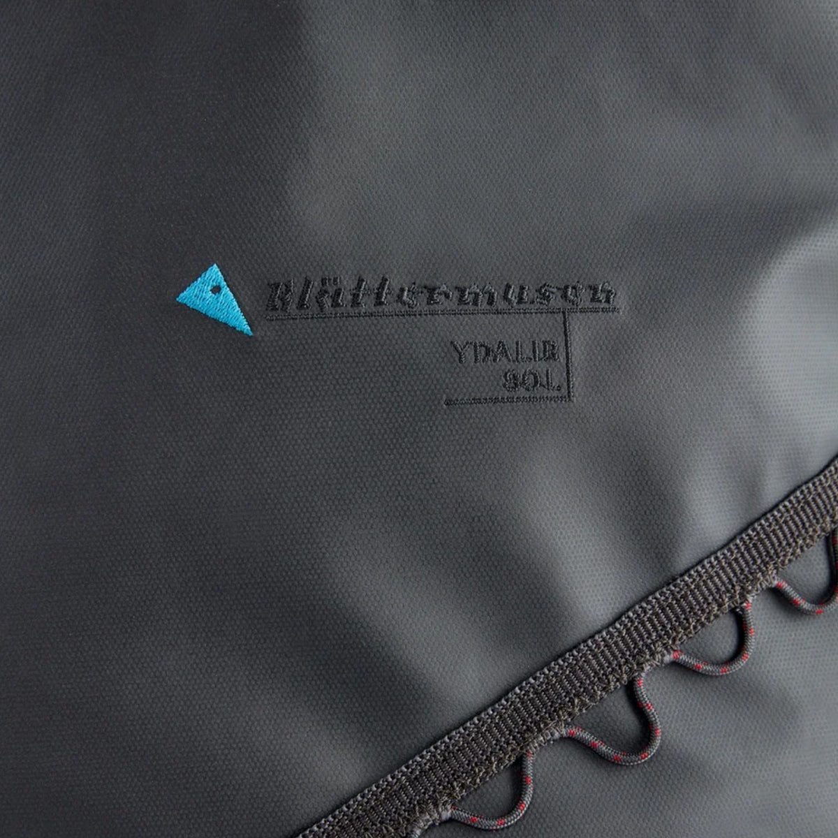 Ydalir 80L Duffle Bag in Raven