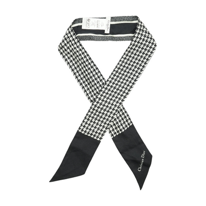 Black and White 30 Montaigne Mitzah Scarf