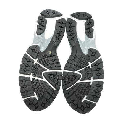 2002R Gray Low Top Athletic Shoes