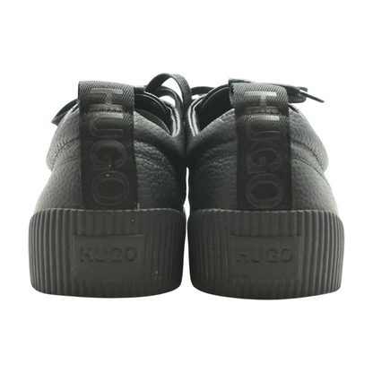 Black Low-Top Athletic Shoes
