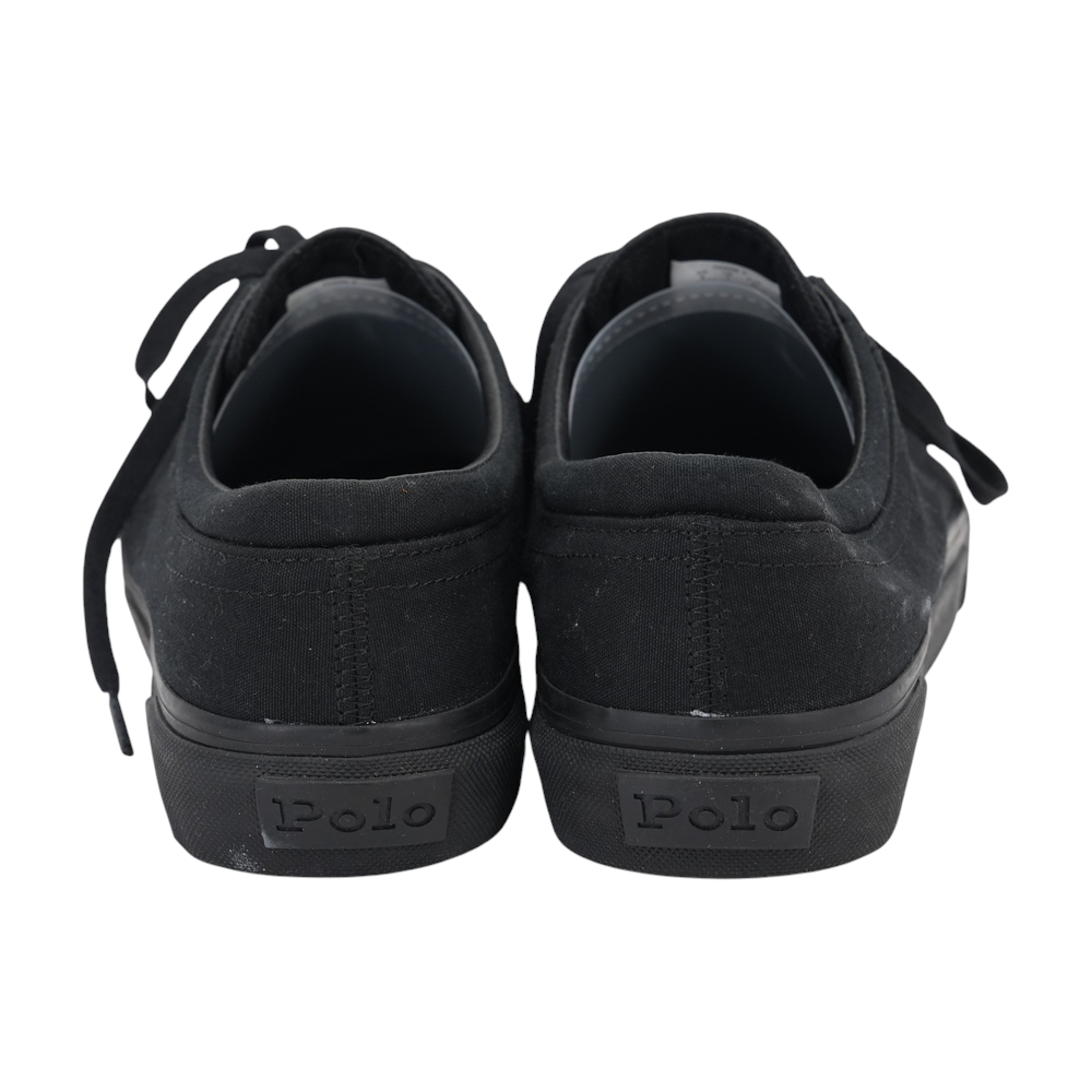 Black Low-Top Athletic Shoes