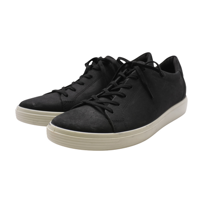 Black Low-Top Athletic Shoes