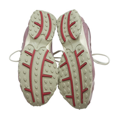 204L Athletic Shoes