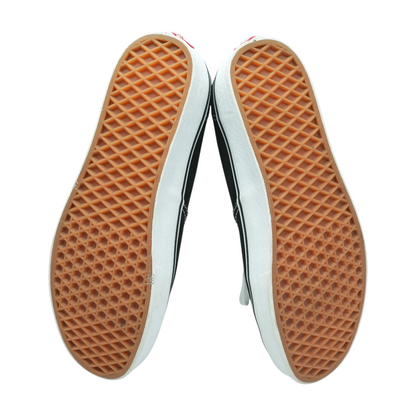 Black Low-Top Athletic Shoes