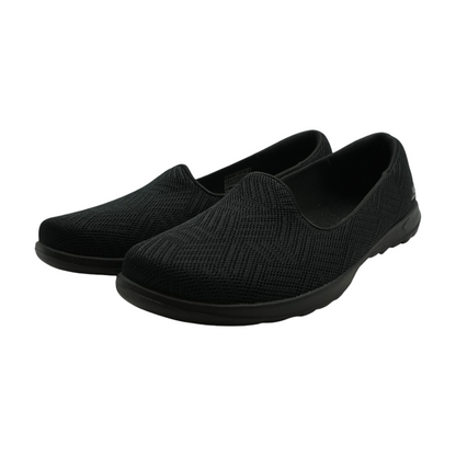 Black Low-Top Athletic Shoes