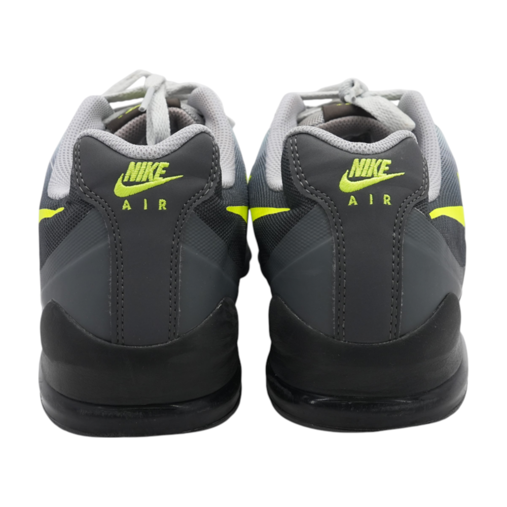 Air Max Invigor Low-Top Athletic Shoes