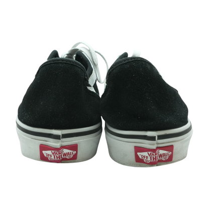Black Low-Top Athletic Shoes