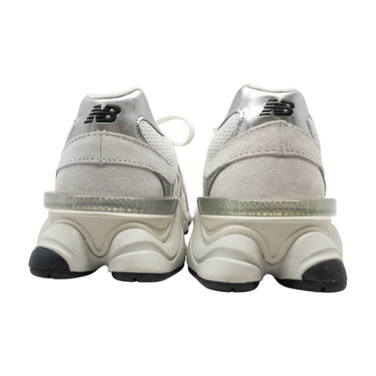 9060 Low-Top Athletic Shoes