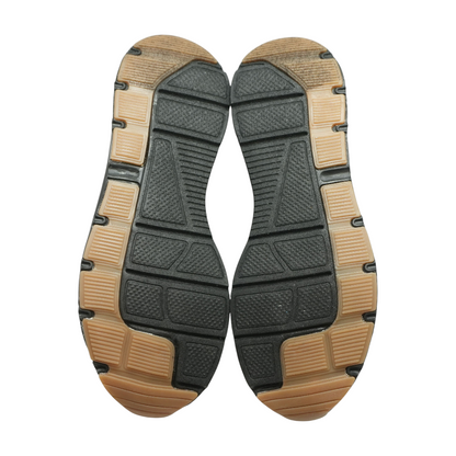 Black Low-Top Athletic Shoes