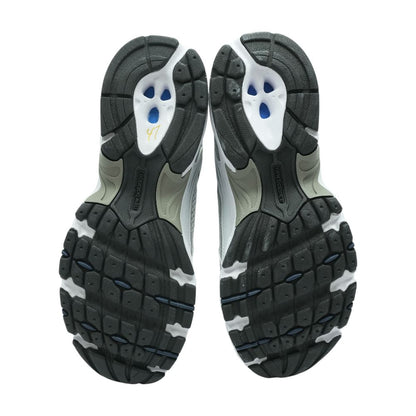 530 White Low Top Athletic Shoes