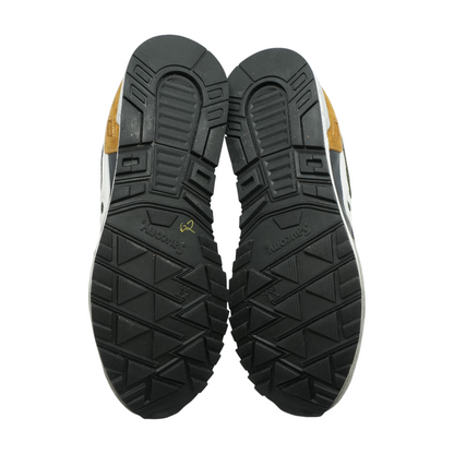 Shadow 5000 Low-Top Athletic Shoes