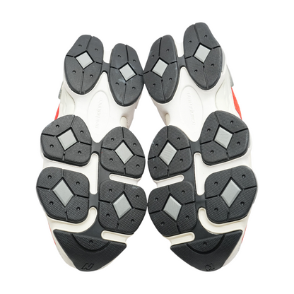 9060 Low-Top Athletic Shoes