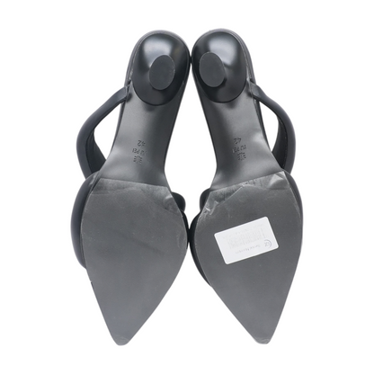 Sara Mules in Black