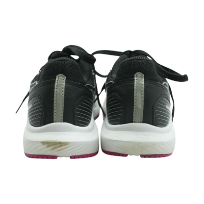 Low-Top Athletic Shoes