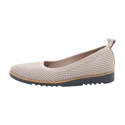 Eileen Fisher Beige Flats – Image 1