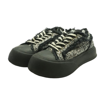 Black Low Top Athletic Shoes