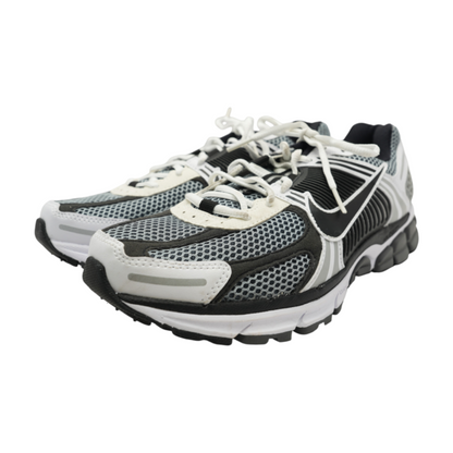 Zoom Vomero 5 SE SP Low-Top Athletic Shoes