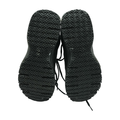 Black Low-Top Athletic Shoes