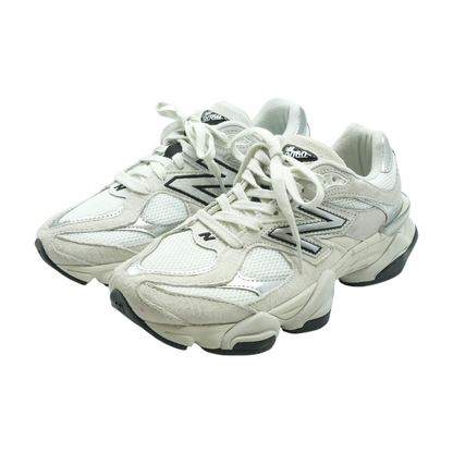 9060 Low-Top Athletic Shoes