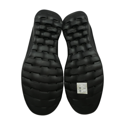 Black Low-Top Athletic Shoes