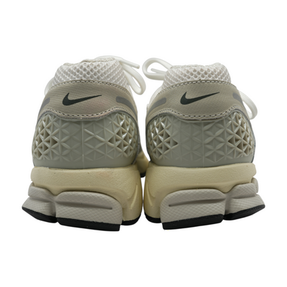 Zoom Vomero 5 Platinum Tint Low-Top Athletic Shoes