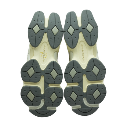 9060 Low-Top Athletic Shoes