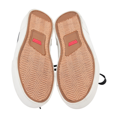 Black Low-Top Athletic Shoes