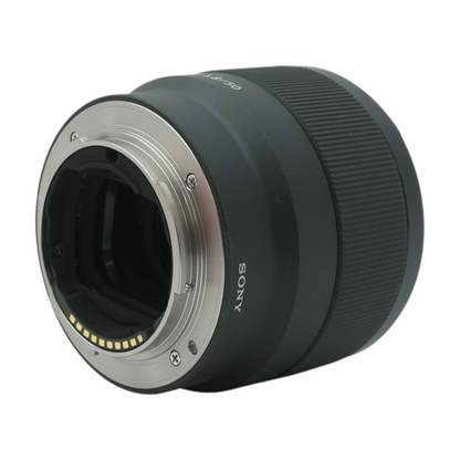 E-Mount 35mm Full-Frame Lens