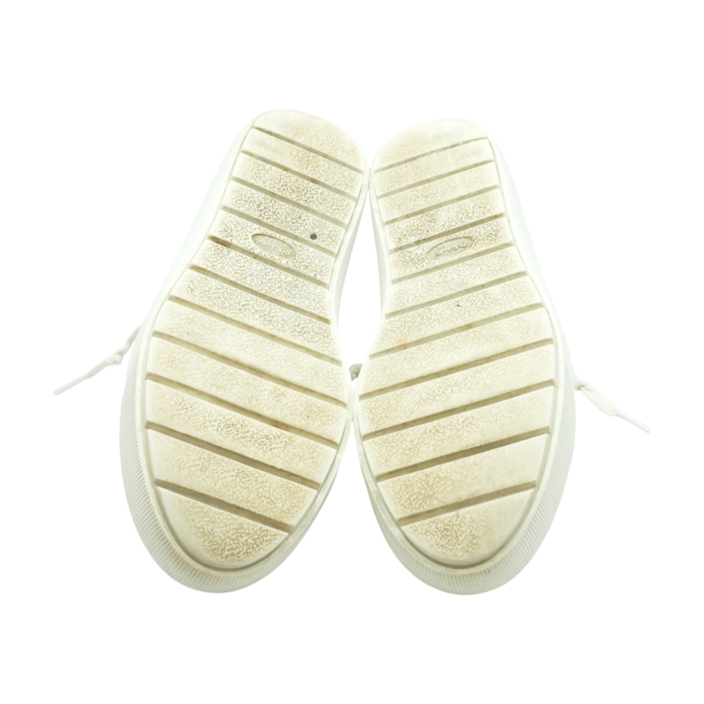 Time Off Low-Top Athletic Shoes