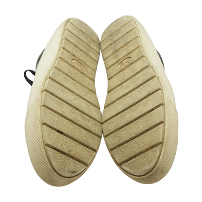 Time Off Low-Top Athletic Shoes