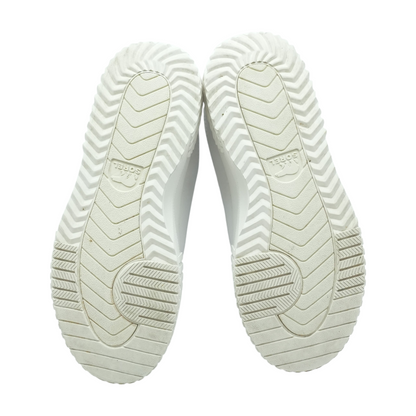 Low-Top Athletic Shoes