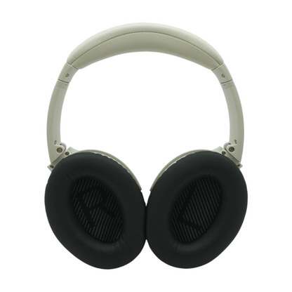 White Smoke QuietComfort Noise Cancelling Headphones With Black Earpads