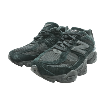 9060 Low-Top Athletic Shoes