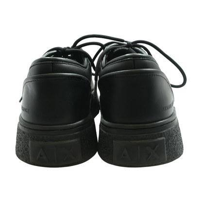 Black Low-Top Athletic Shoes