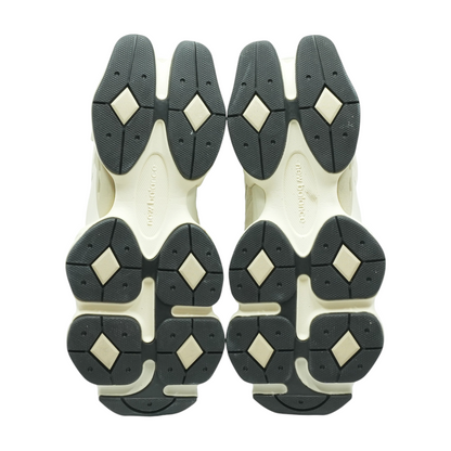 9060 Low-Top Athletic Shoes