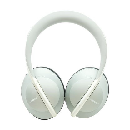 Luxe Silver Noise Cancelling 700 Headphones With Black Earpads