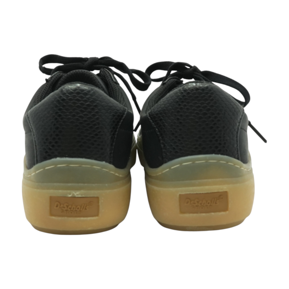 Time Off Win Low-Top Athletic Shoes