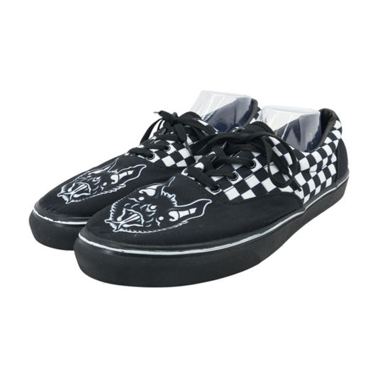 Black Low-Top Athletic Shoes