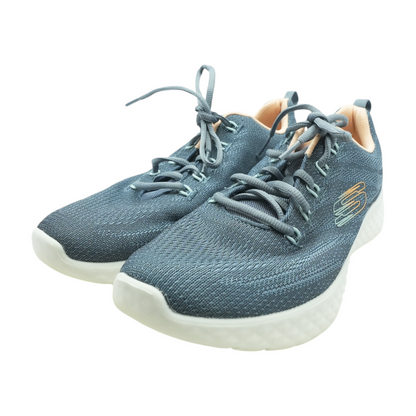 Low-Top Athletic Shoes