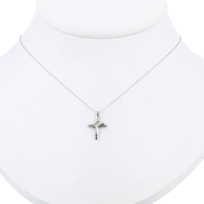 10K White Gold Diamond Pendant Necklace