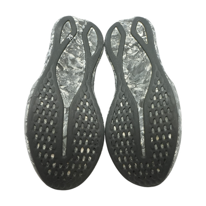 Gray Low-Top Athletic Shoes