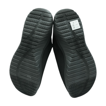 Black Low-Top Athletic Shoes