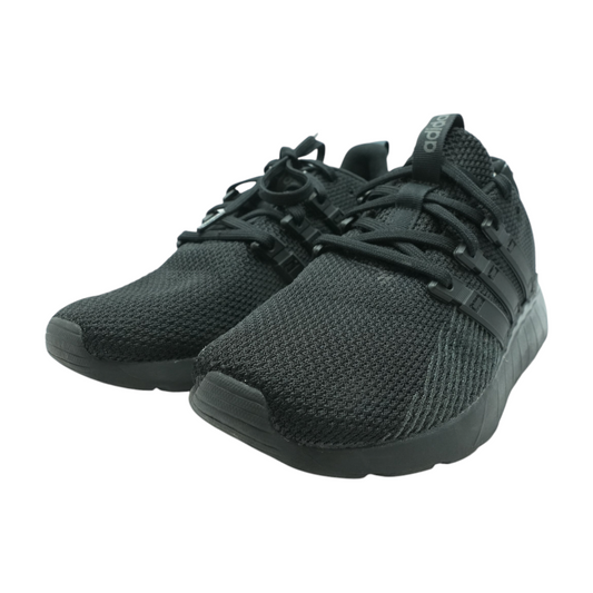 Black Low-Top Athletic Shoes