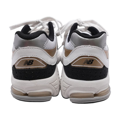 2002R White Athletic Shoes