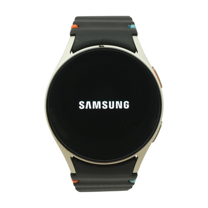 40mm Galaxy Watch7 Silver Smartwatch Black Band Medium