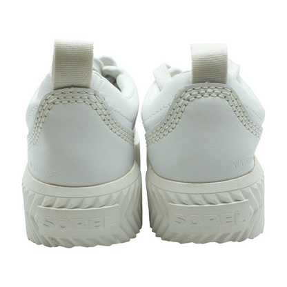 Low-Top Athletic Shoes