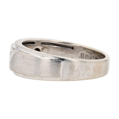 1/10 ctw 10K White Gold Diamond Band