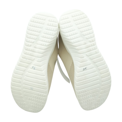 Low-Top Athletic Shoes